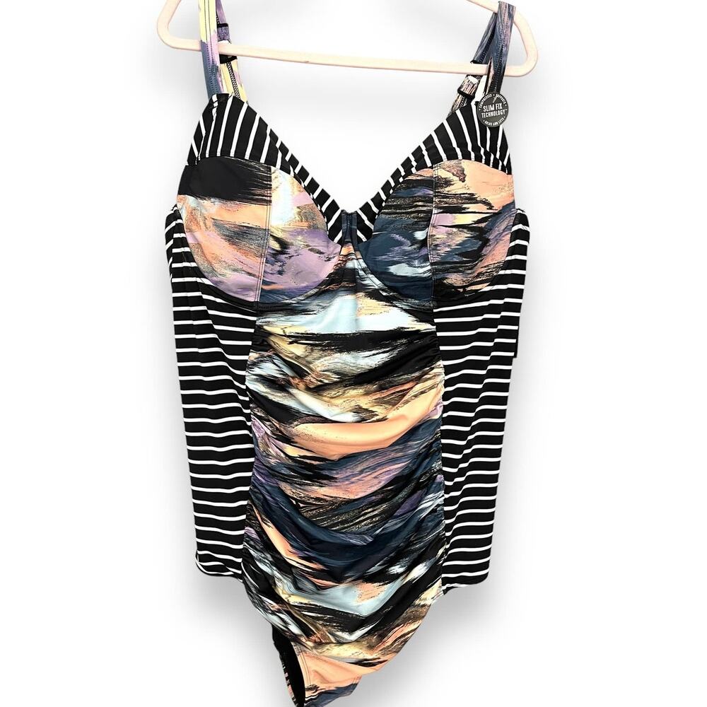 Torrid Size 5 Bra Cup DD/F One Piece Slim Fix Underwire Padded Abstract Swimsuit